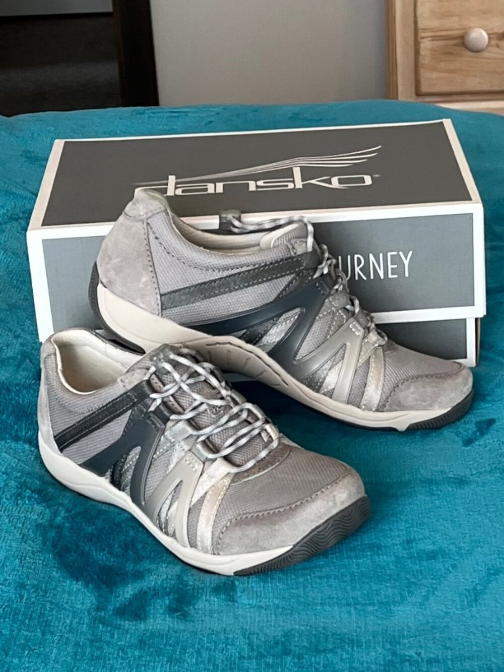 NWT Dansko Henriette Shoes, Size 37